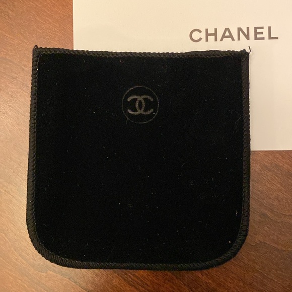 Chanel Double Mirror - Picture 3 of 5